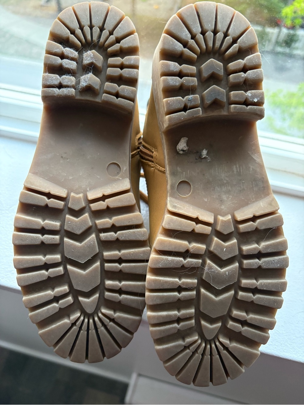 Free with Bundle Tan Boots (1 available, first come first serve) - Picture 5 of 6